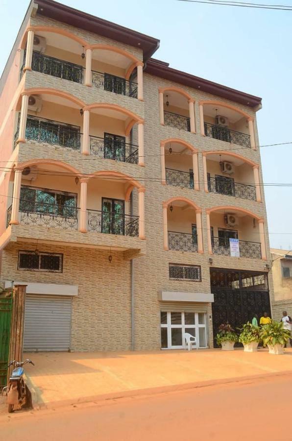 Le Vip Du Petit Genie Apartment Yaounde Exterior photo